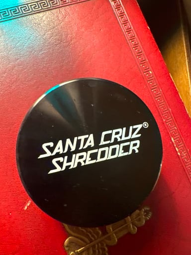 Preview pic of Santa Cruz Shredder Grinder