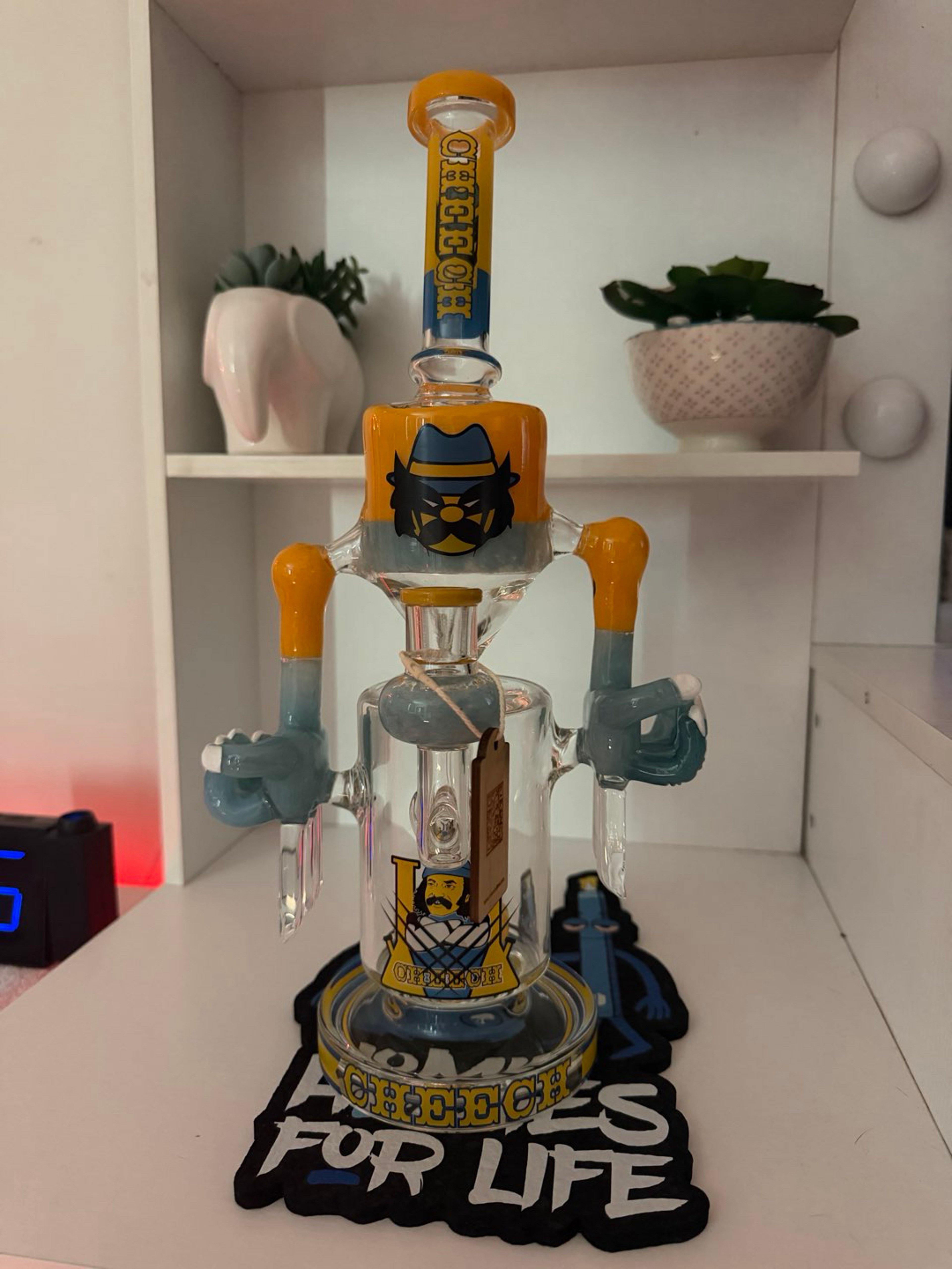 Preview pic of 14” cheech and chong bong (rare)