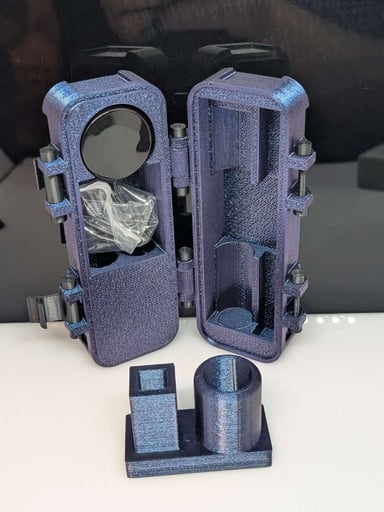 Preview pic of Puffco Pivot Bundle - Case and Stand - Blue to Purple