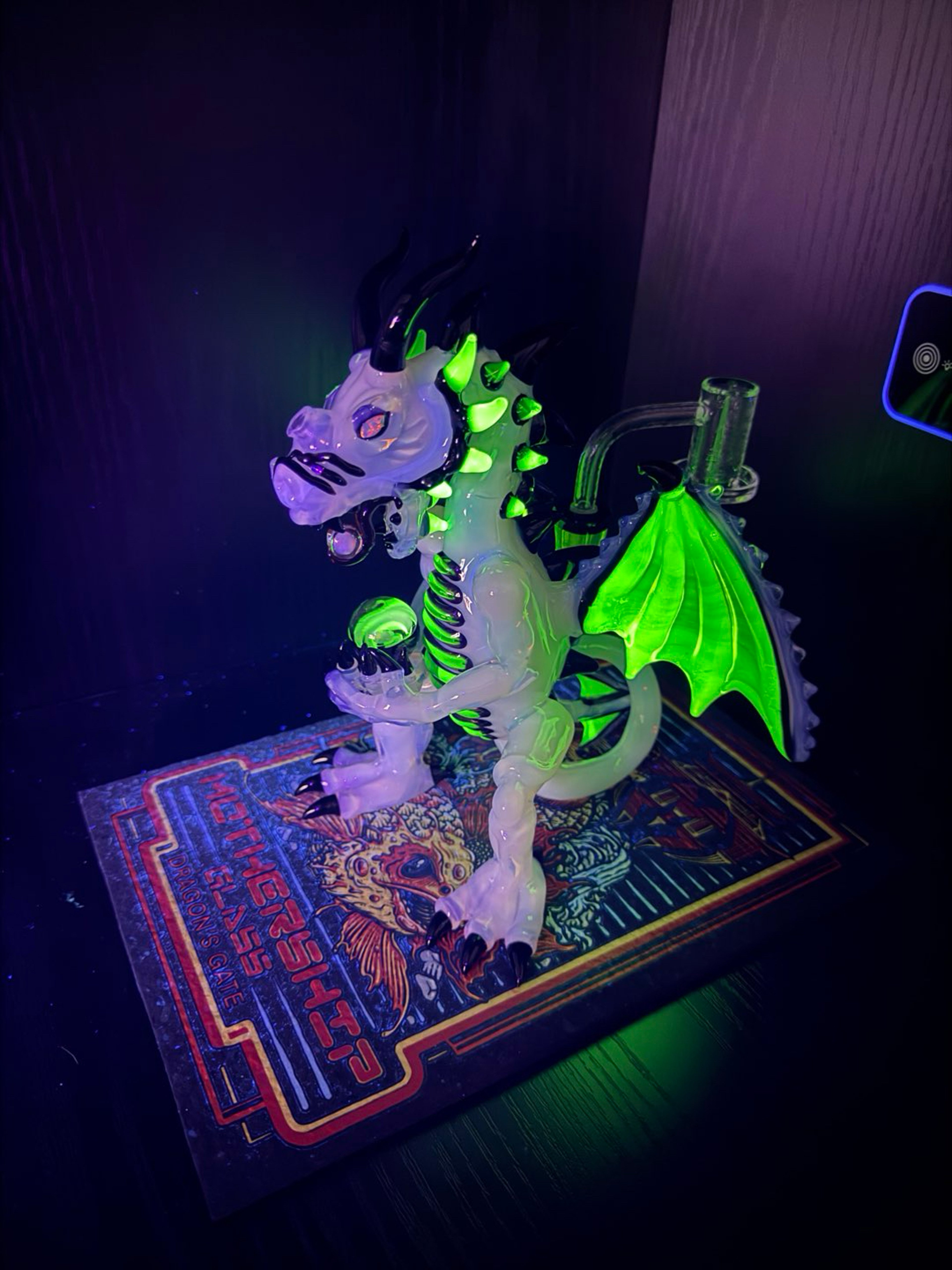 Preview pic of Mako Glass opal eater dragon