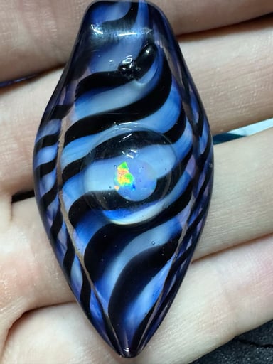 Preview pic of Mako glass pendant retired pattern