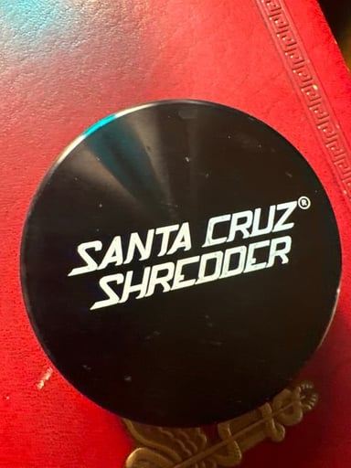 Preview pic of Santa Cruz Shredder Grinder