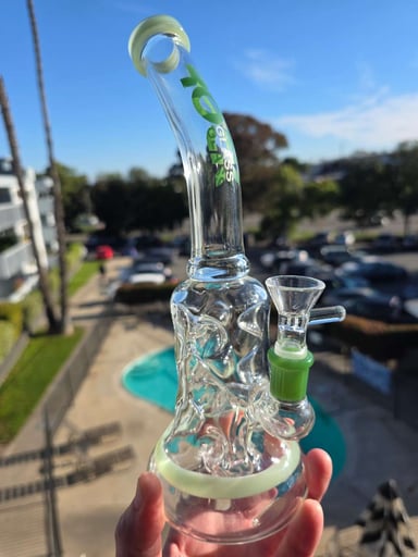 Preview pic of Bent Neck