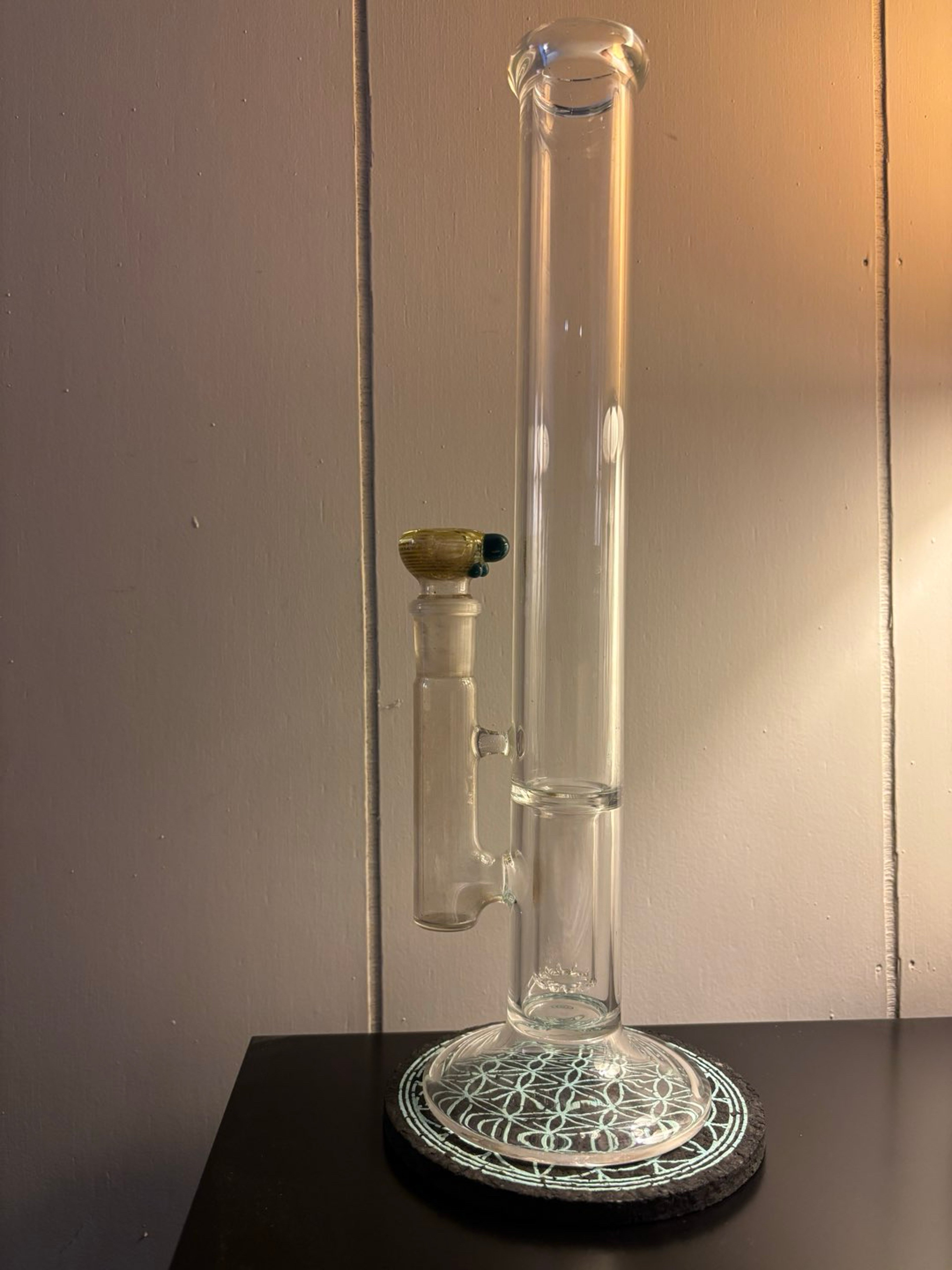 Preview pic of 14in glass shower head bong