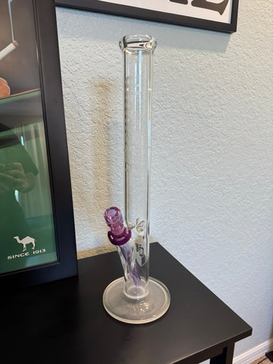 Preview pic of Illadelph Engraved Straight Medium