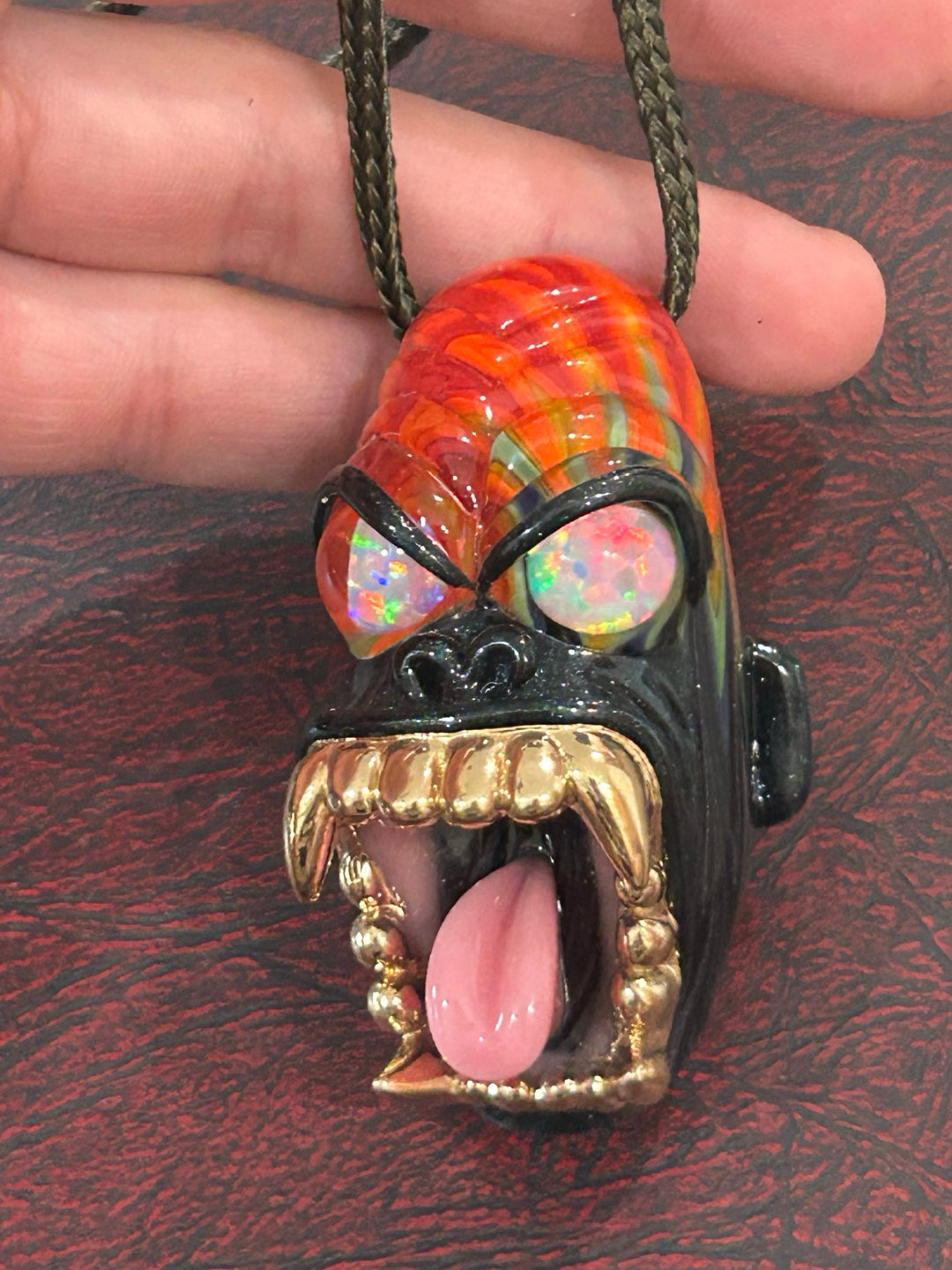 Preview pic of Gold teeth firefly pendant