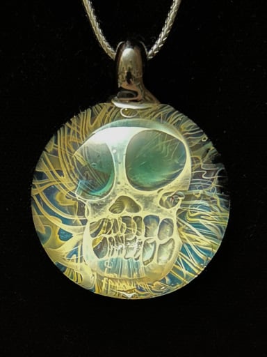 Preview pic of Skull pendant #2