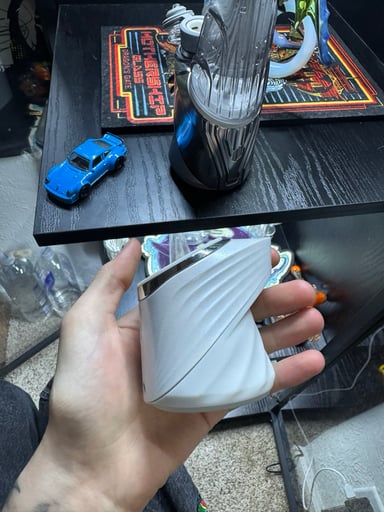 Preview pic of Brand new puffco peak pro v2