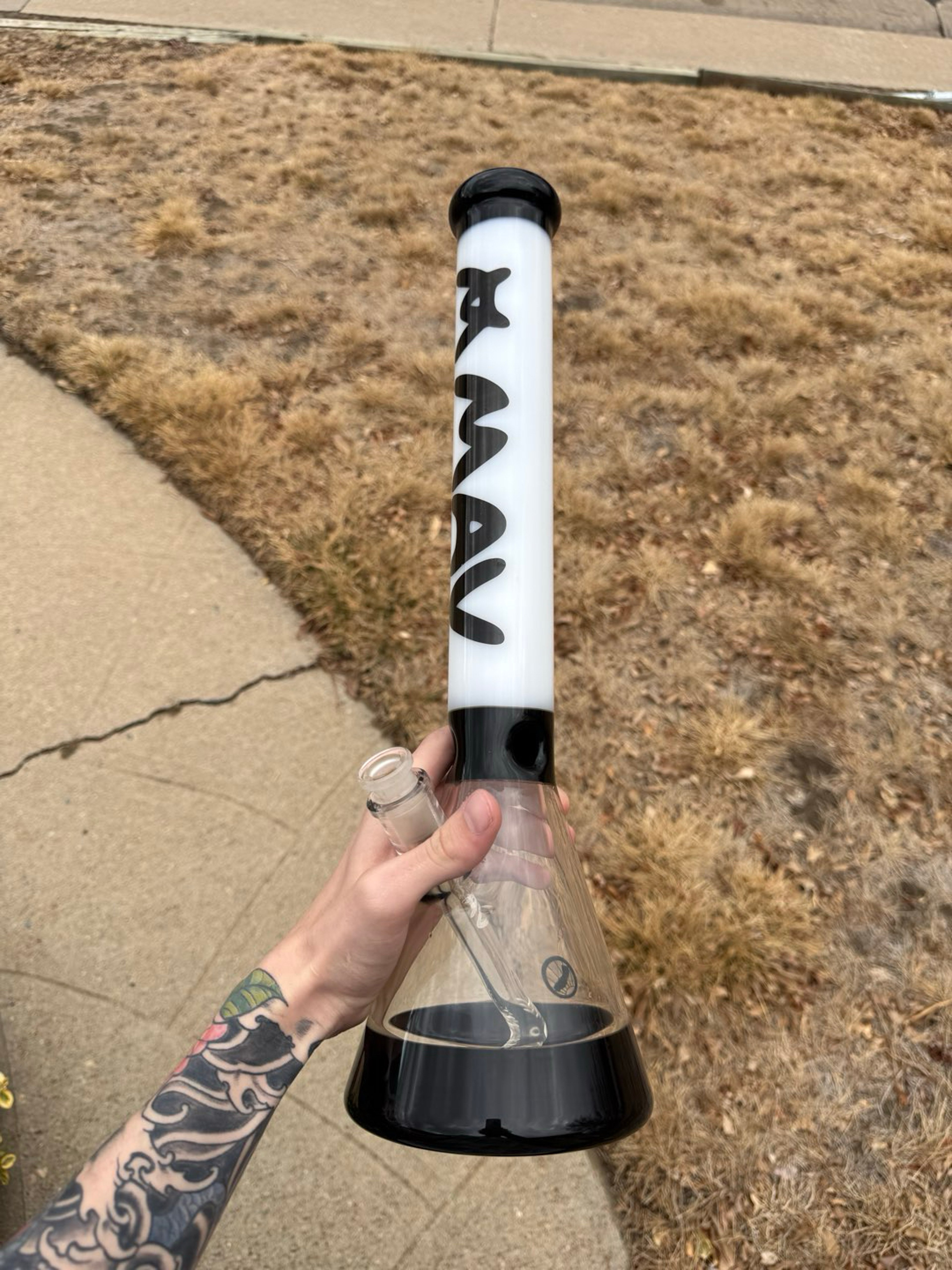 MAV Glass 18” beaker bong image 0