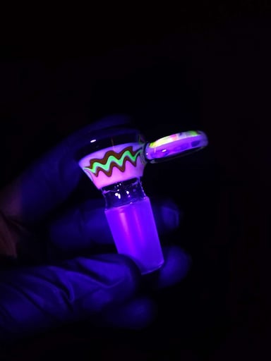 Preview pic of B&W / UV - 4 Hole 18mm