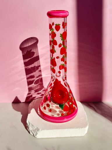 Preview pic of Strawberry bong