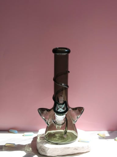 Preview pic of Black cat bong