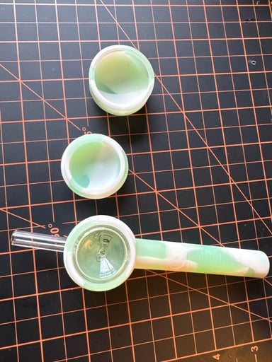 Preview pic of FLIP x WHITE RHINO COLLAB Nevtar Collector & Silicone Pipe all in one