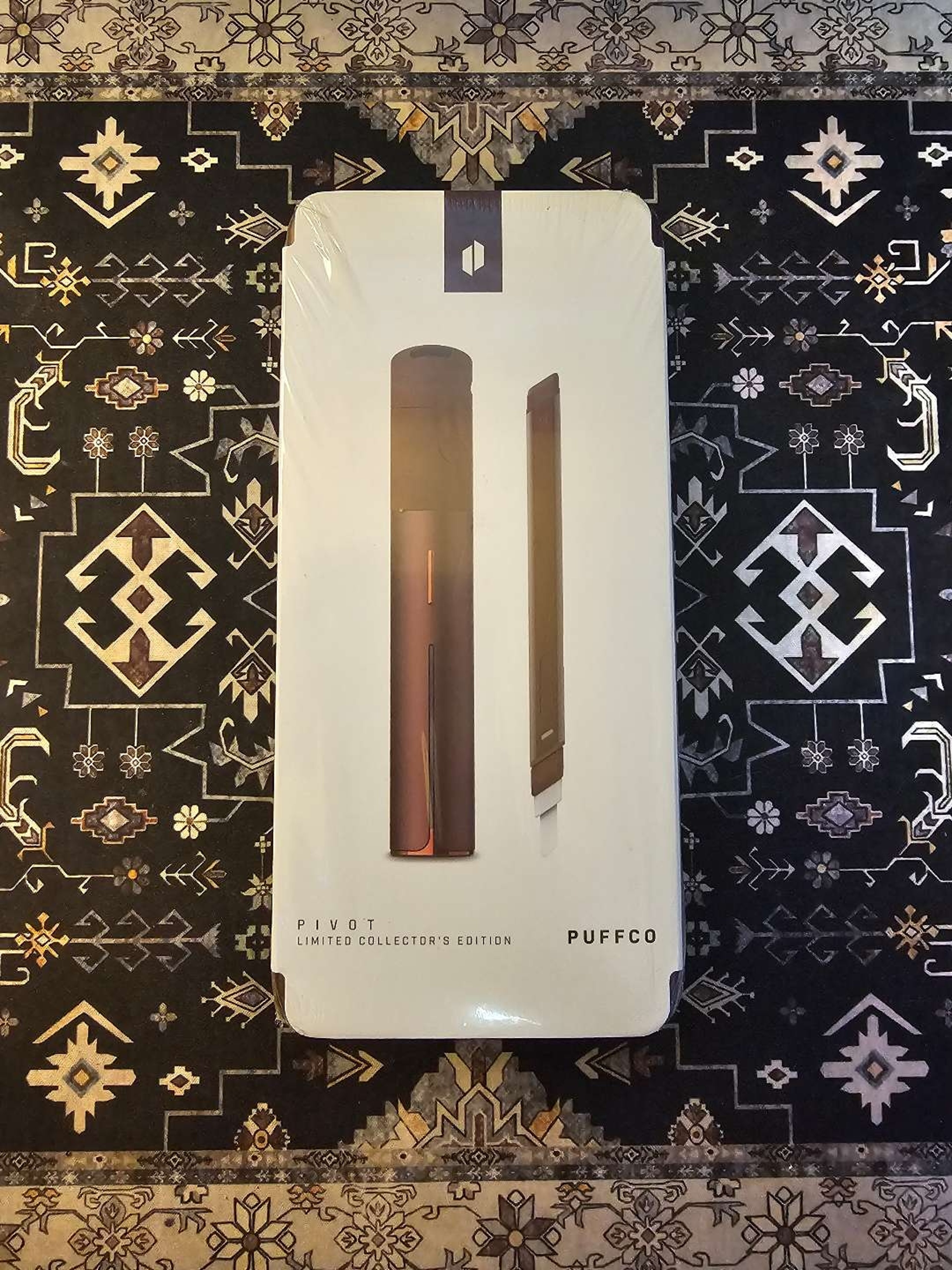 Preview pic of Puffco Pivot Collectors Edition