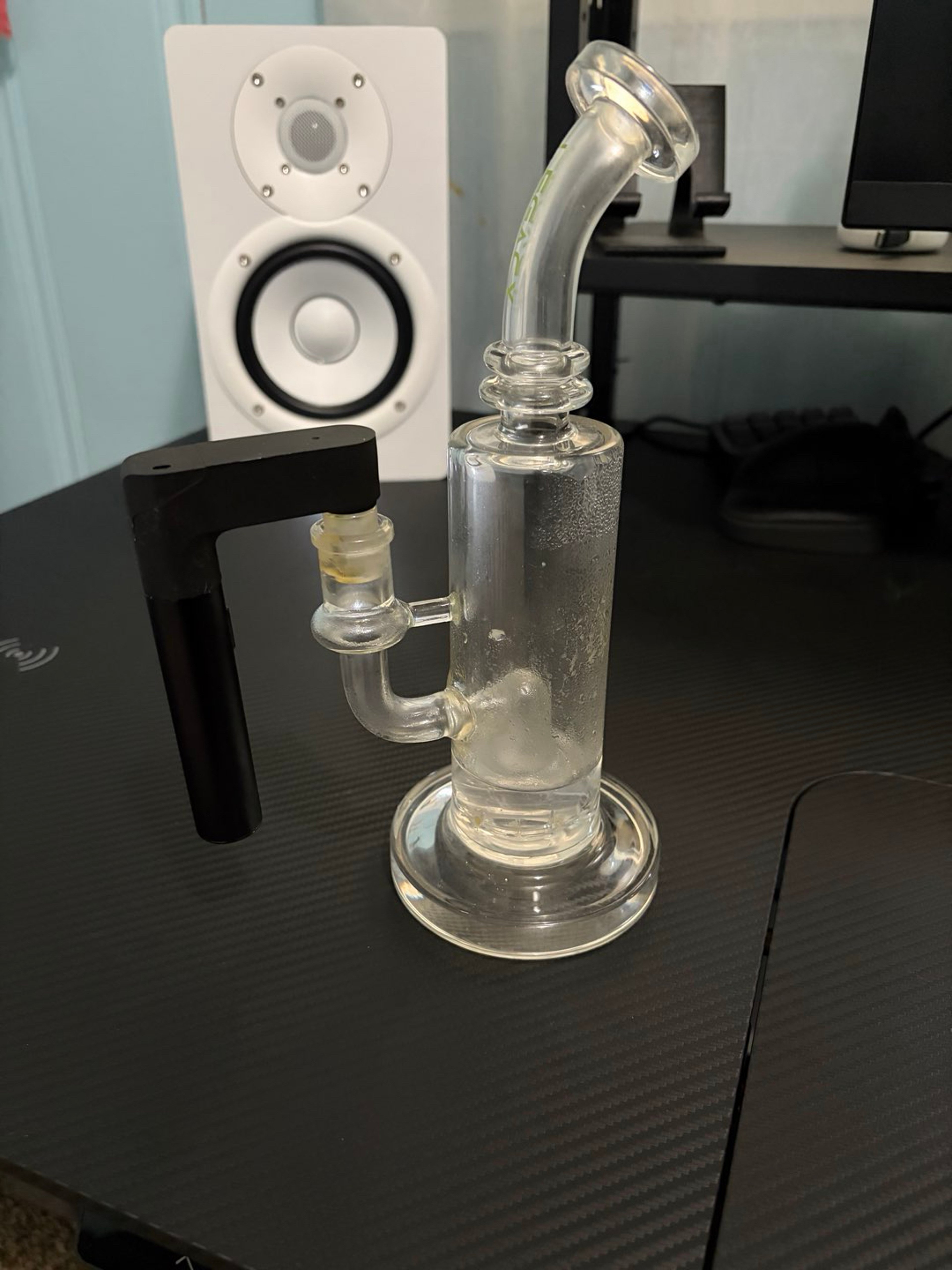 Preview pic of Puffco Pivot w/ Glass Adapter & Rig