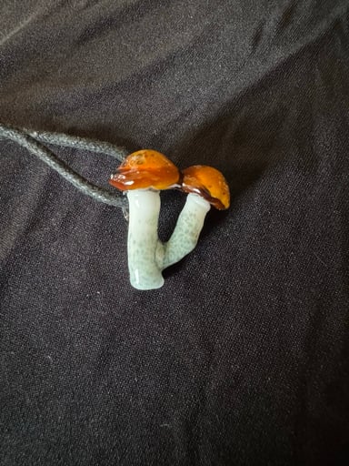 Preview pic of Double mushroom pendy