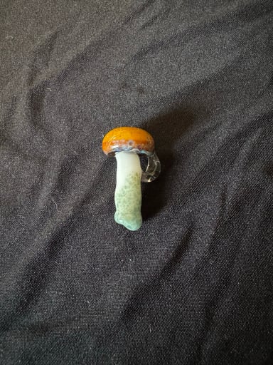 Preview pic of Single mushroom pendy