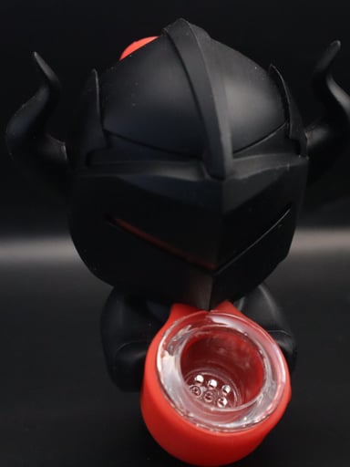 Preview pic of Black Knight Silipipe