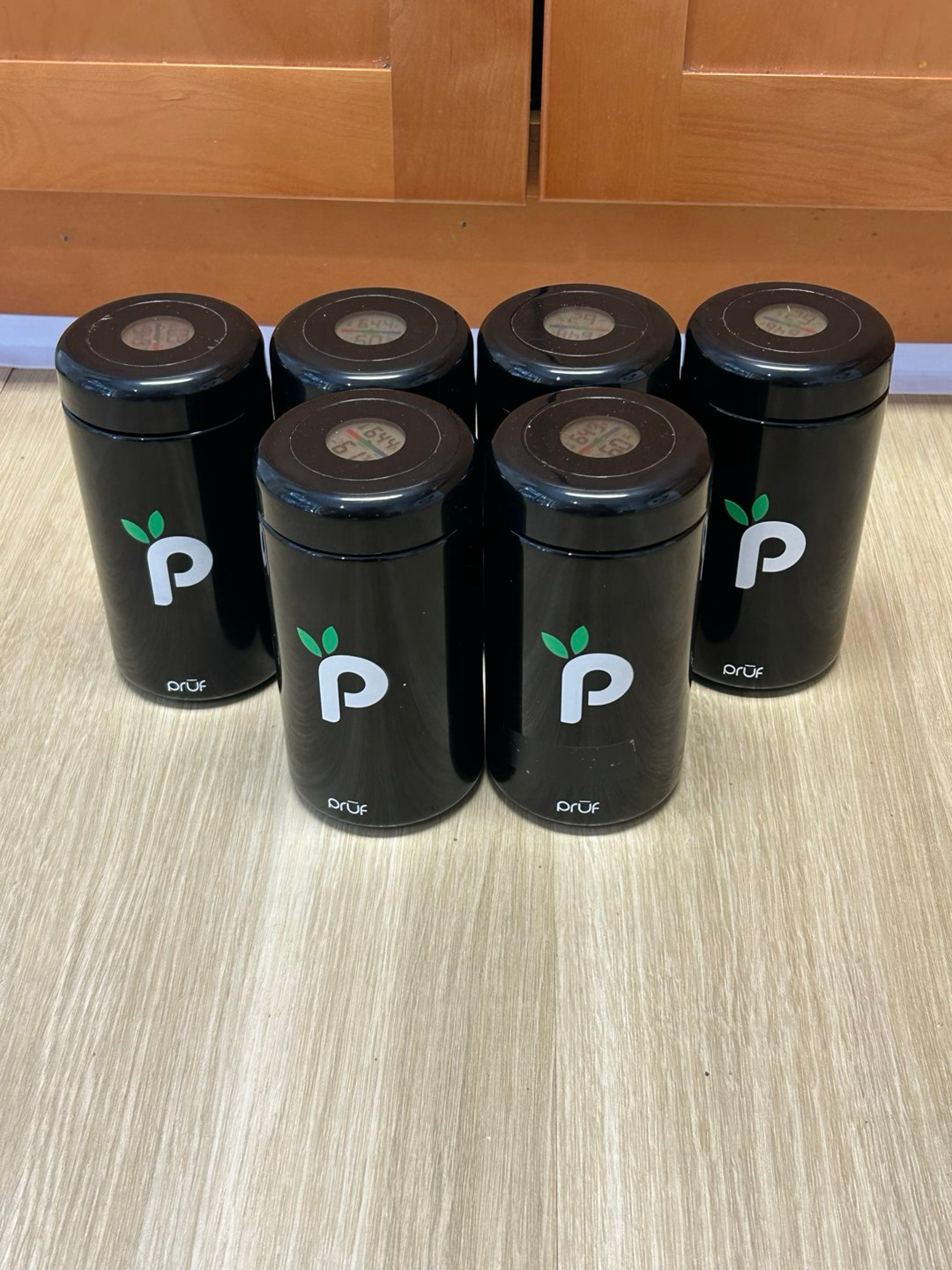 Preview pic of 6x PRUF Smart Hygrometer Stash Jars – Temp & Humidity Gauge – Brand New – Complete Storage Set