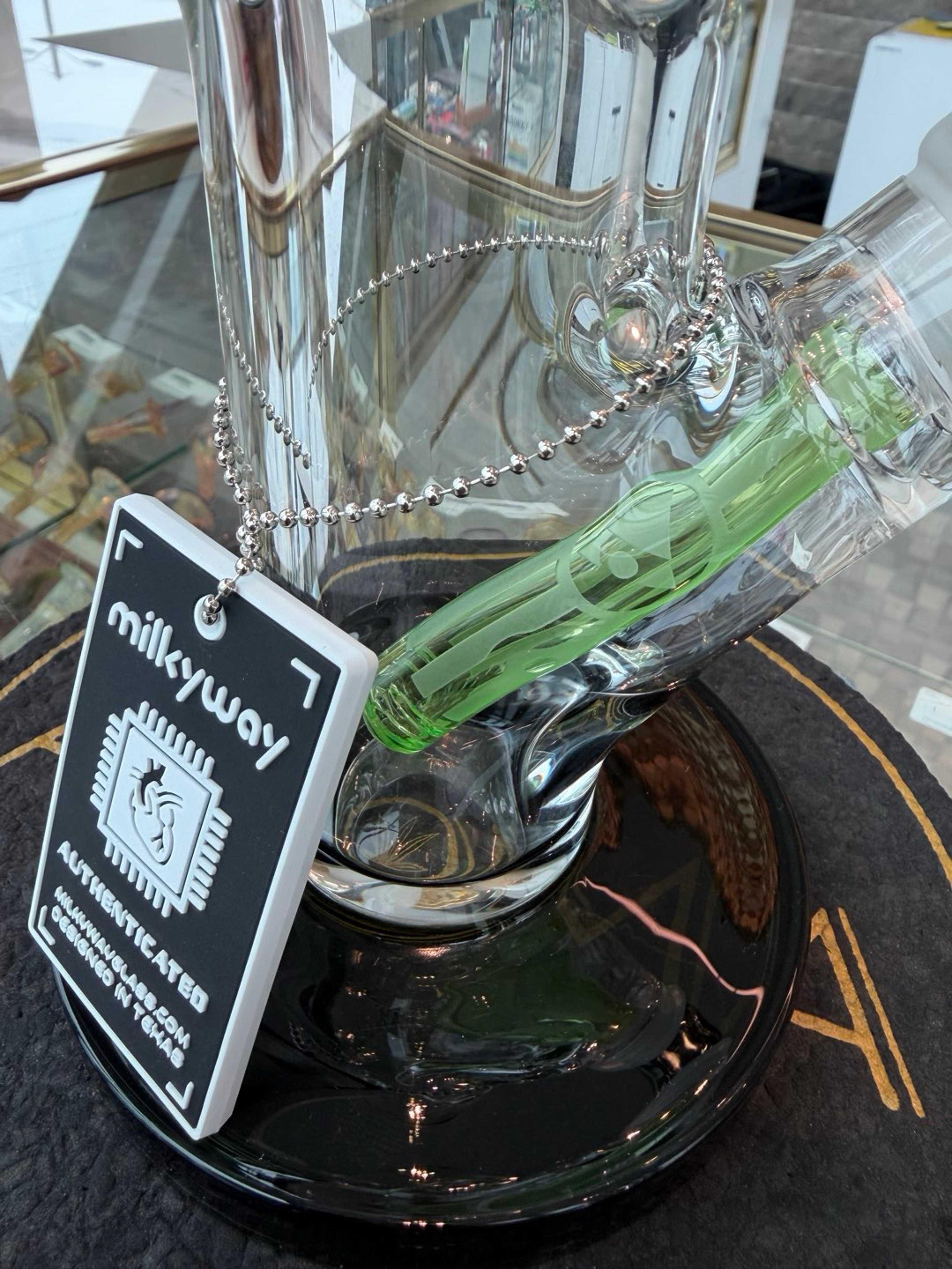 Preview pic of Milky Way glass 18inch straight tube