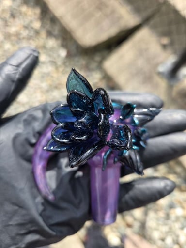 Preview pic of 18mm x 4 floral slide w/ blue spinel