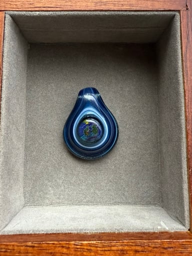 Preview pic of Rose Roads pendant