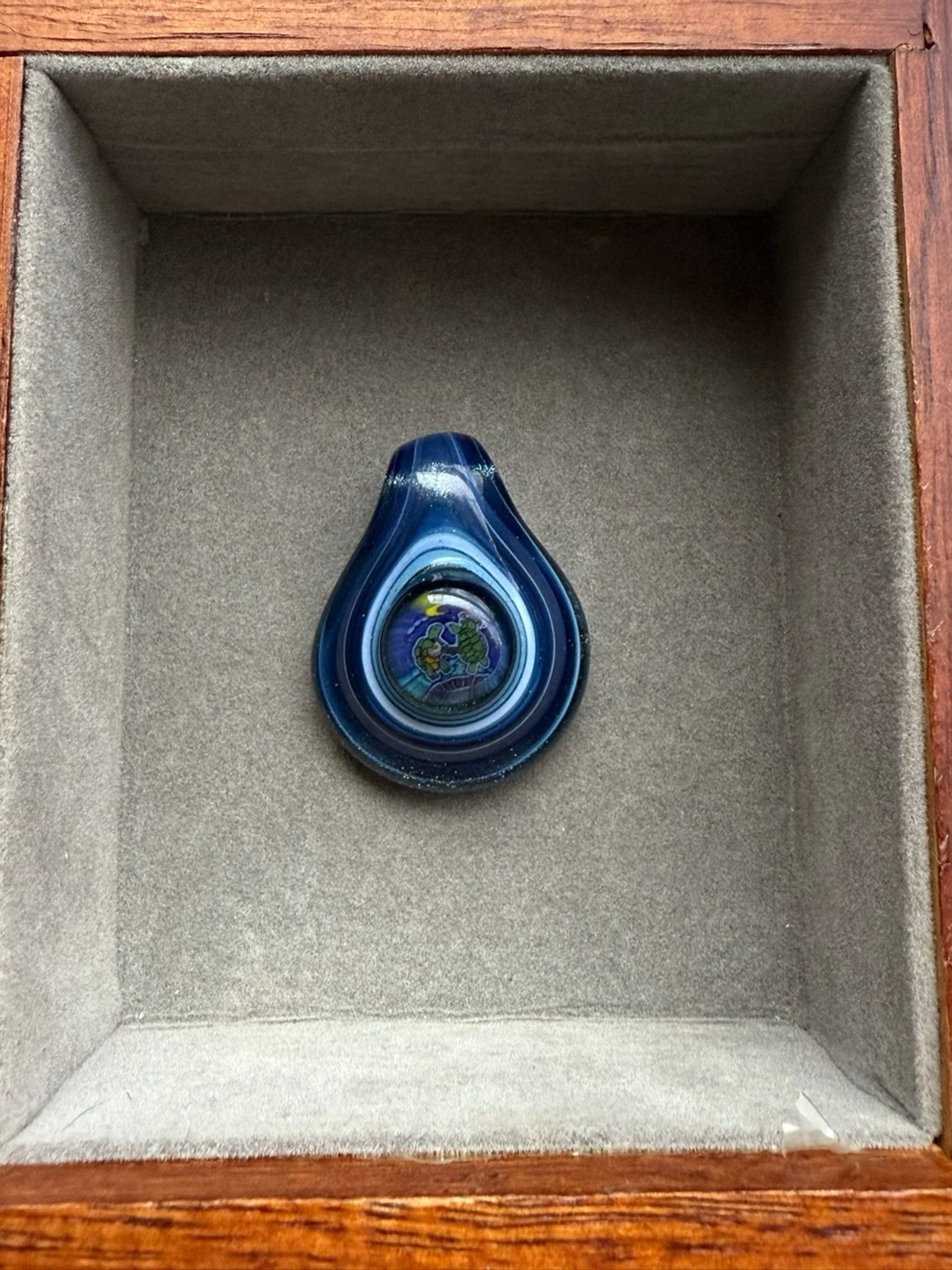 Preview pic of Rose Roads pendant