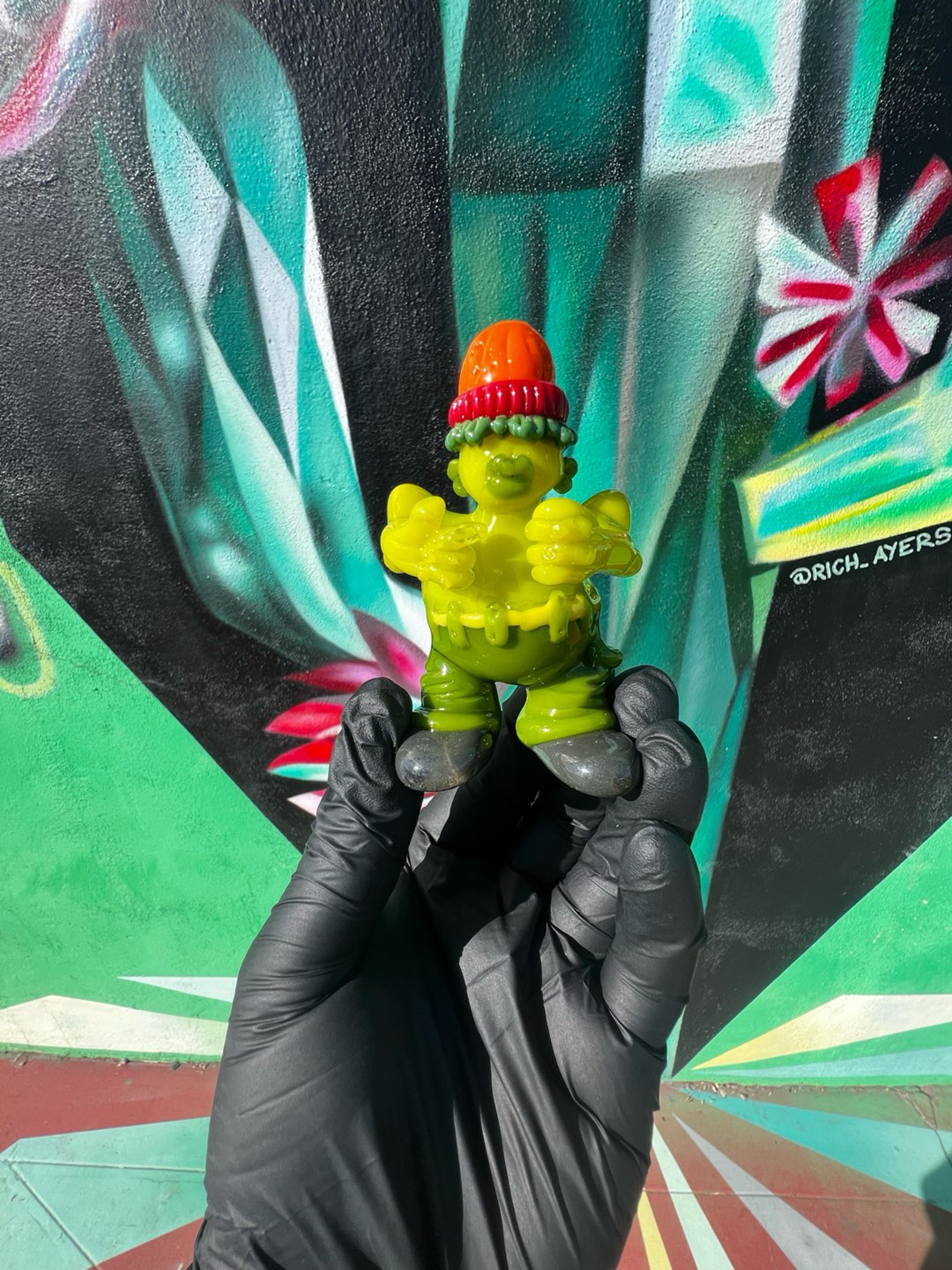 Preview pic of Lil homie pipe