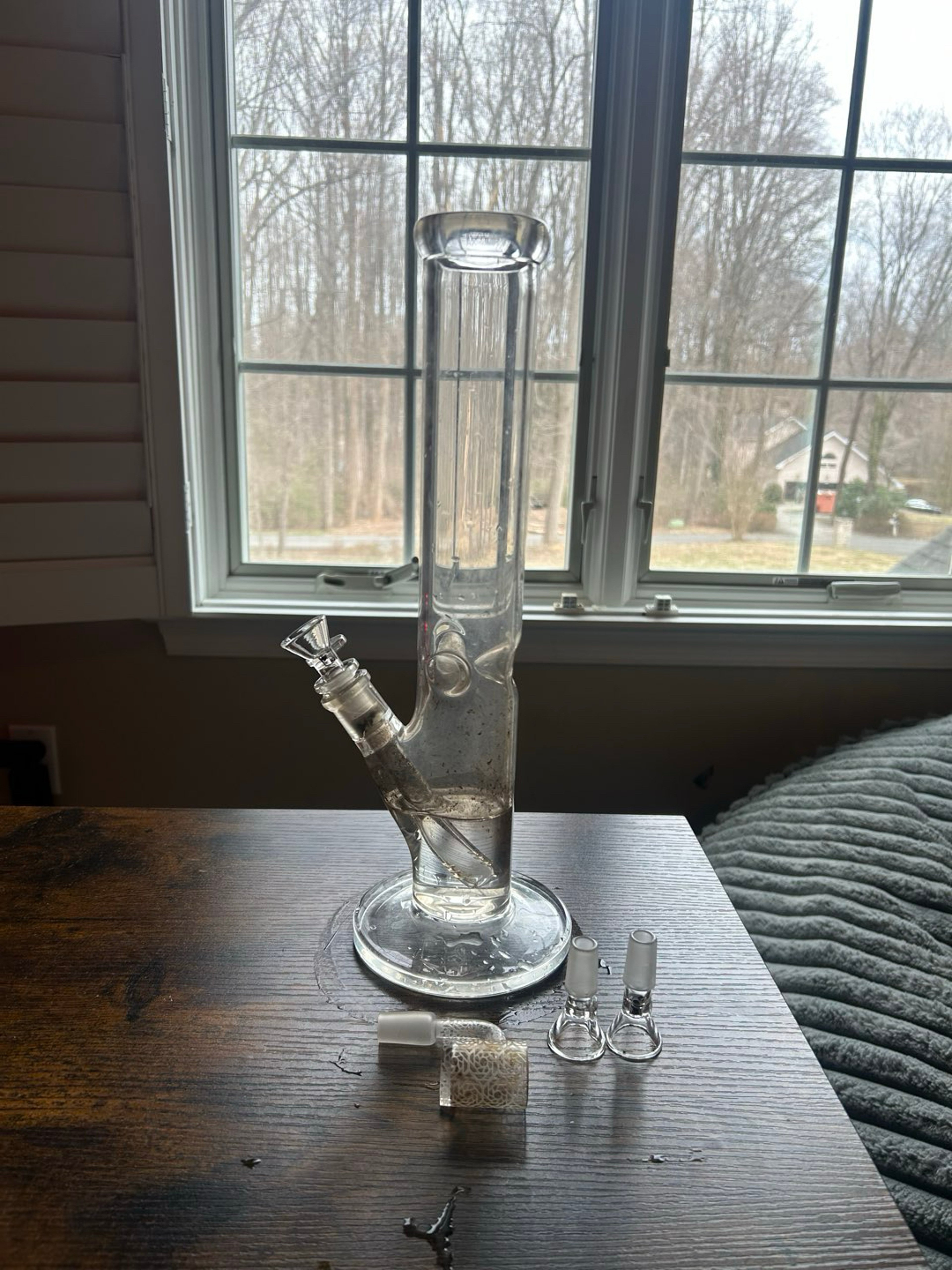 18mm Glass Water Pipe Bundle – Includes Bowls & Quartz Banger image 0