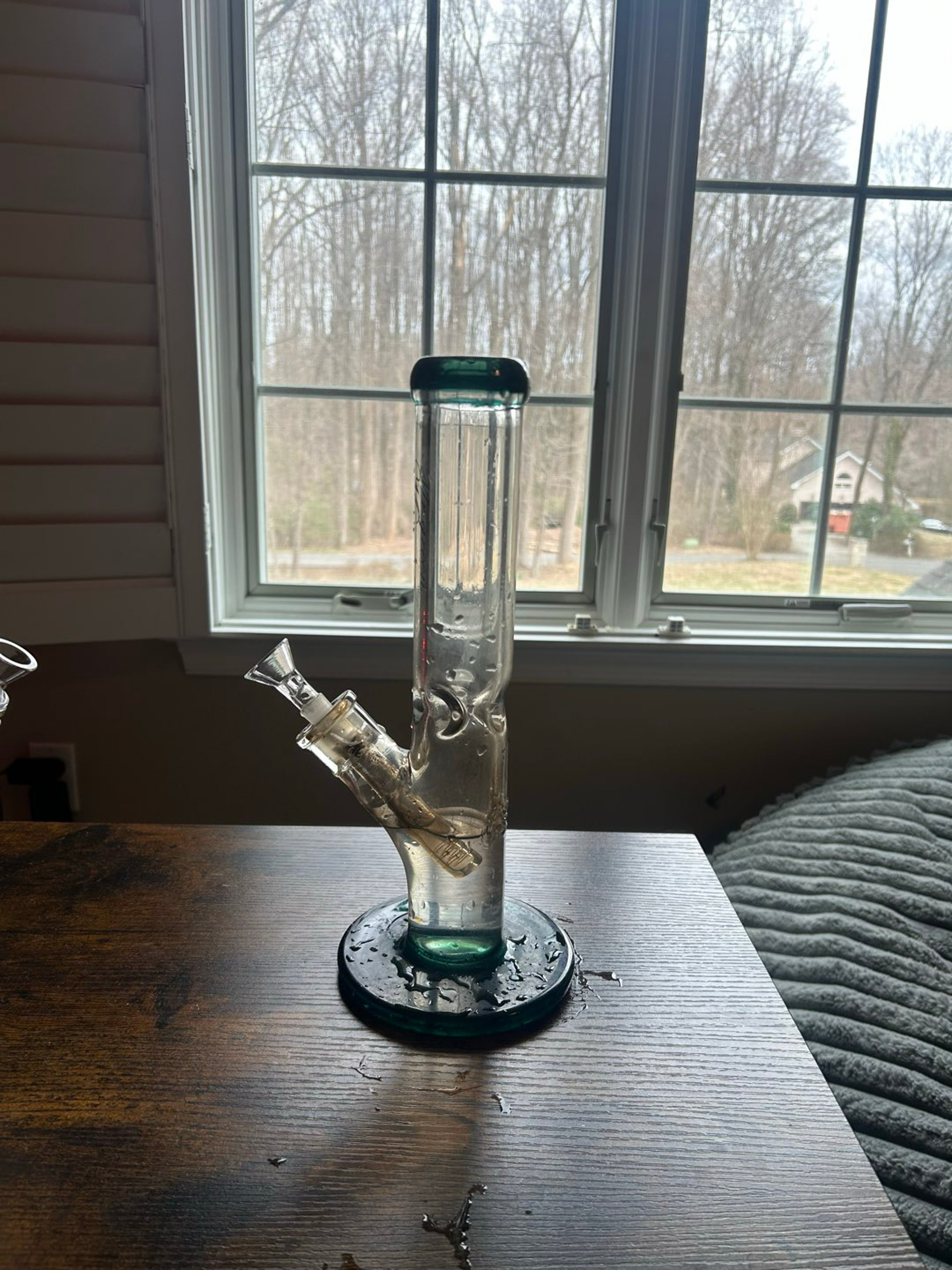 Thick Glass Water Pipe – Green Base – 18mm Bowl Included image 0