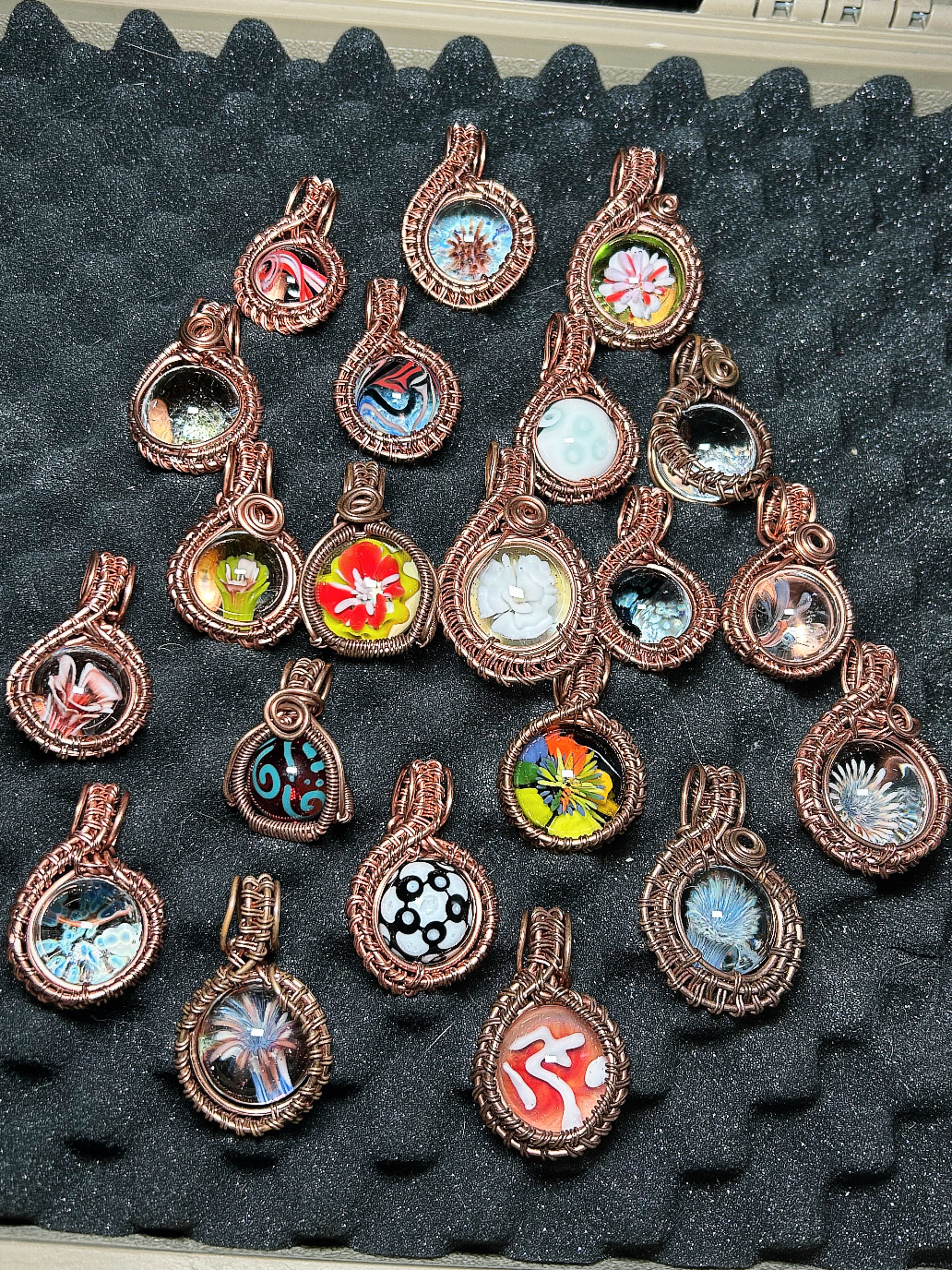 Preview pic of MarvinsGlass Pick-Me-Auction! ⬇️