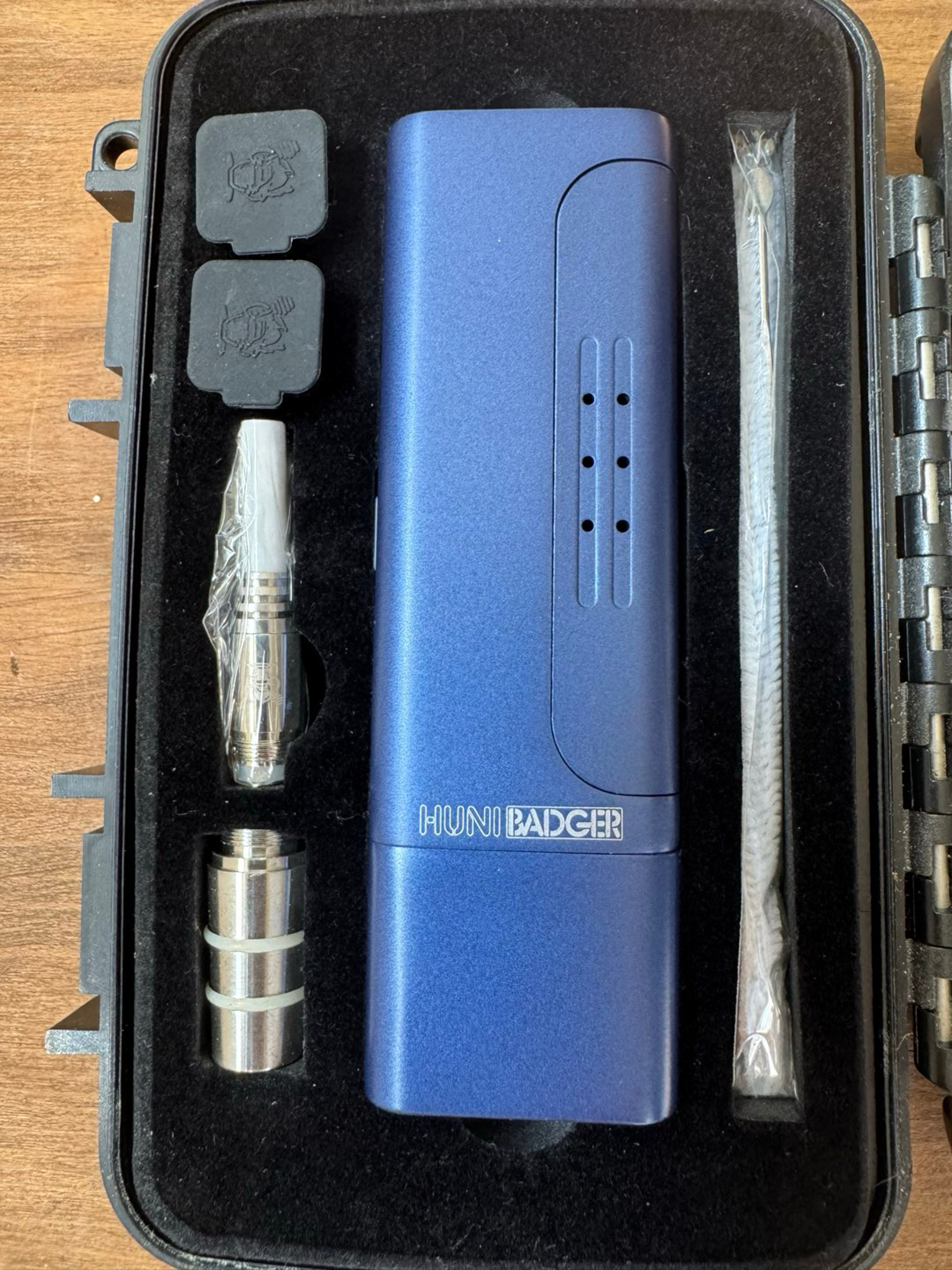 Never used Huni Badger Set, No batteries image 0