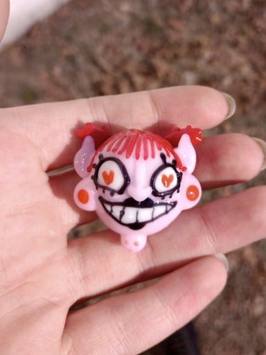 Preview pic of Lovely Vampiress Pendant