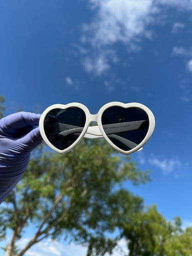 Preview pic of Eureka Vapor Heart Sun Glasses
