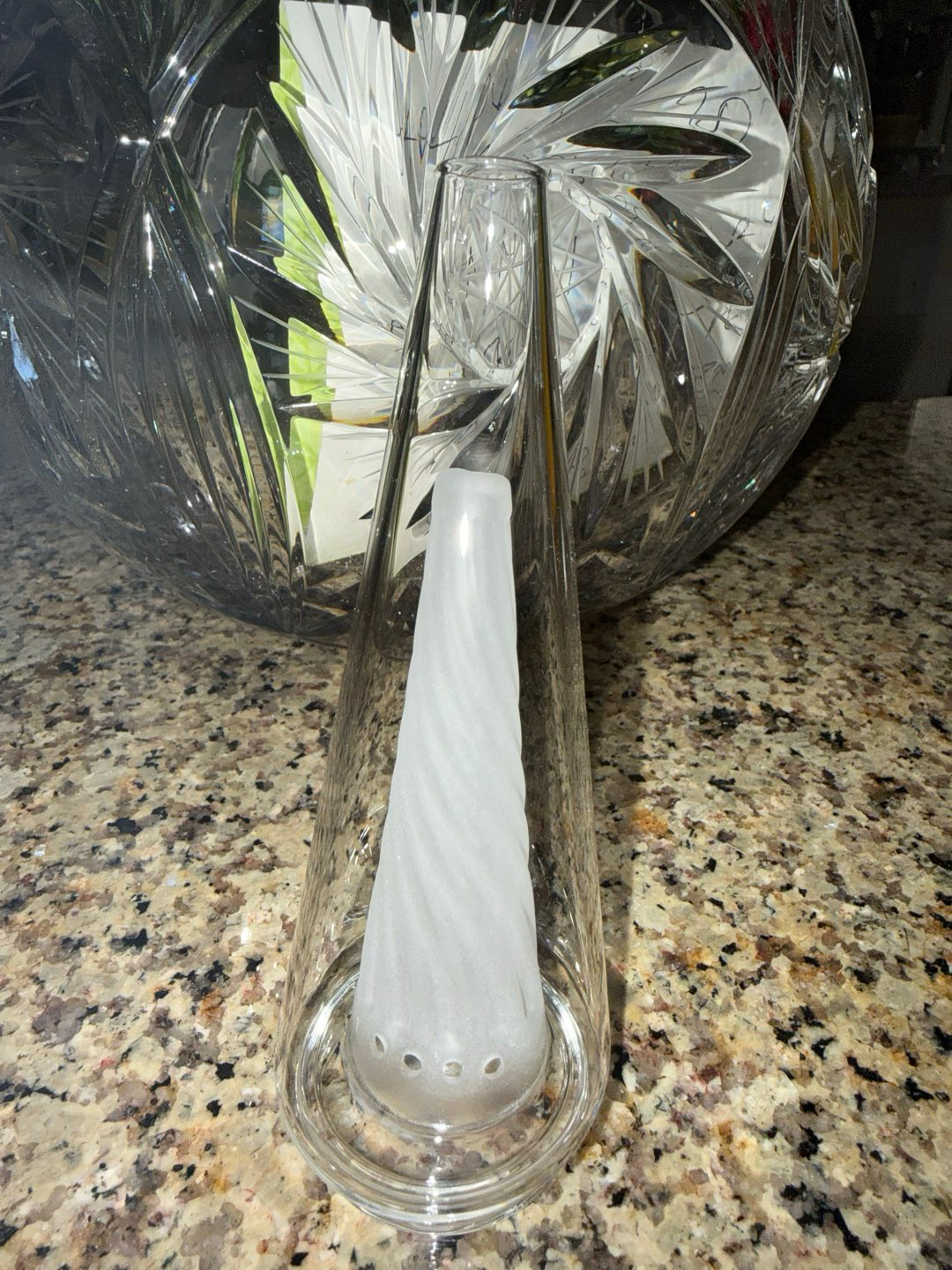 Preview pic of Twisted White Cone Attachment for PuffCo Peak Pro Replacement Glass