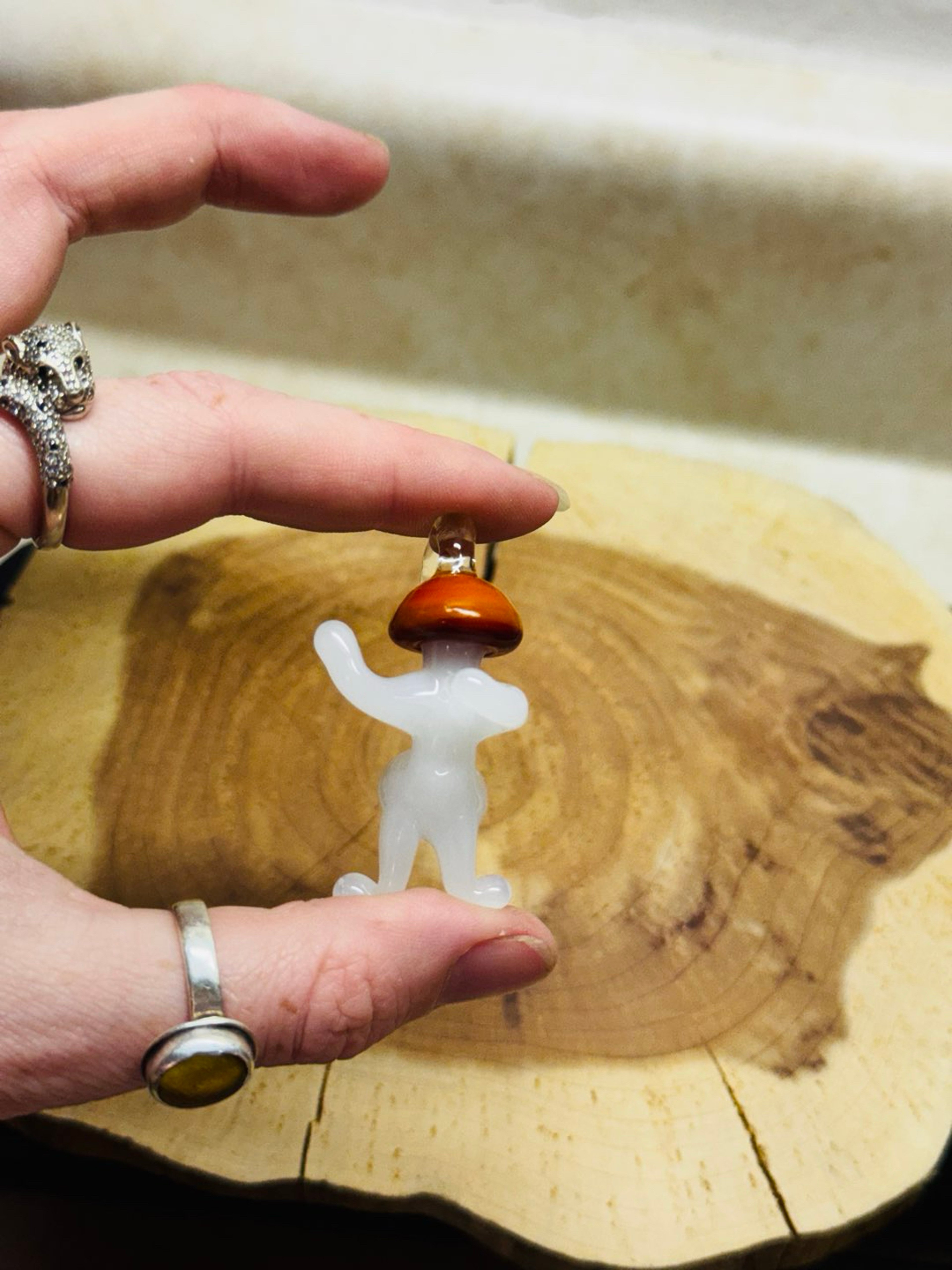 Preview pic of Dancing fungi pendant
