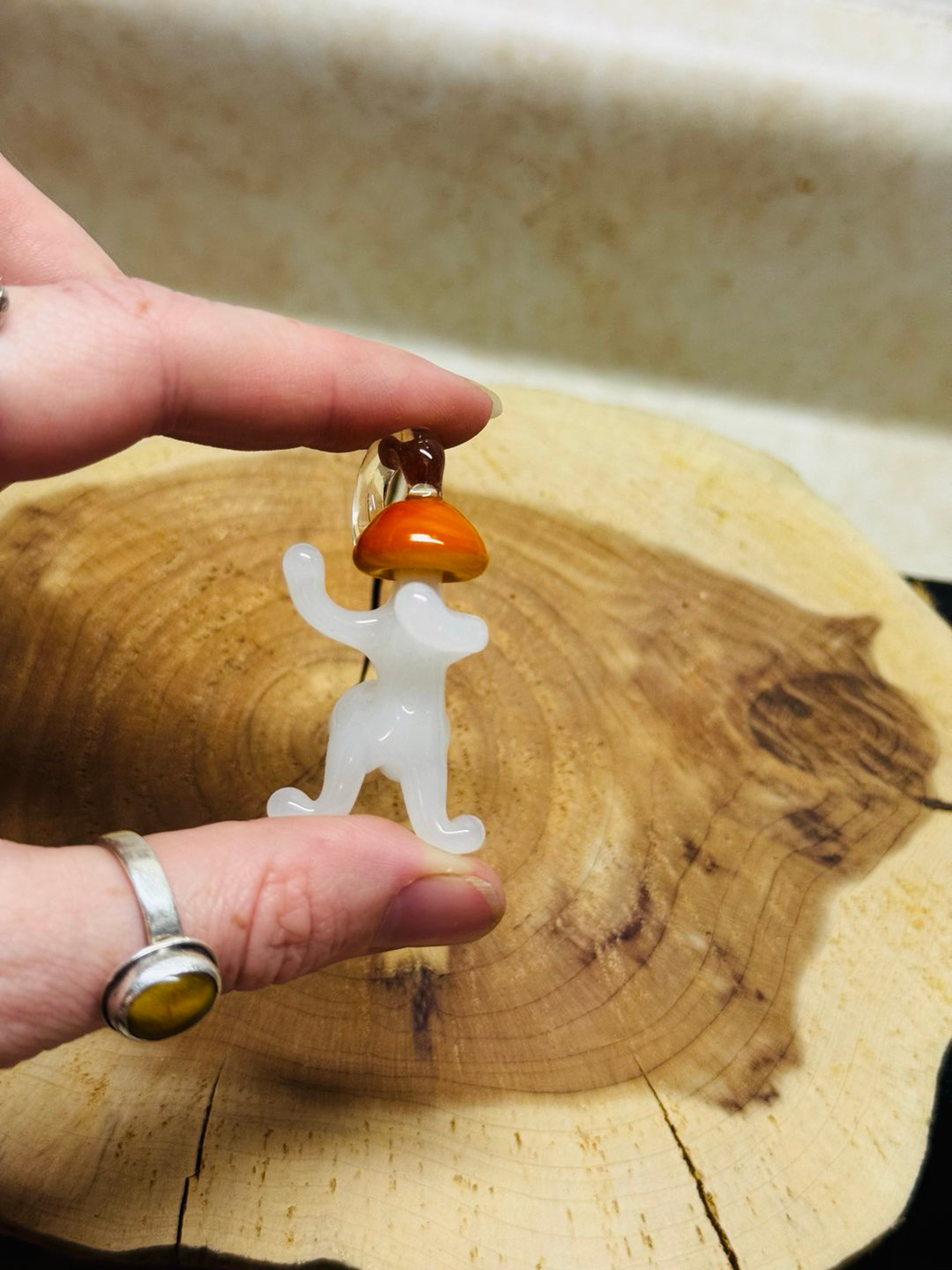 Preview pic of Dancing fungi pendant