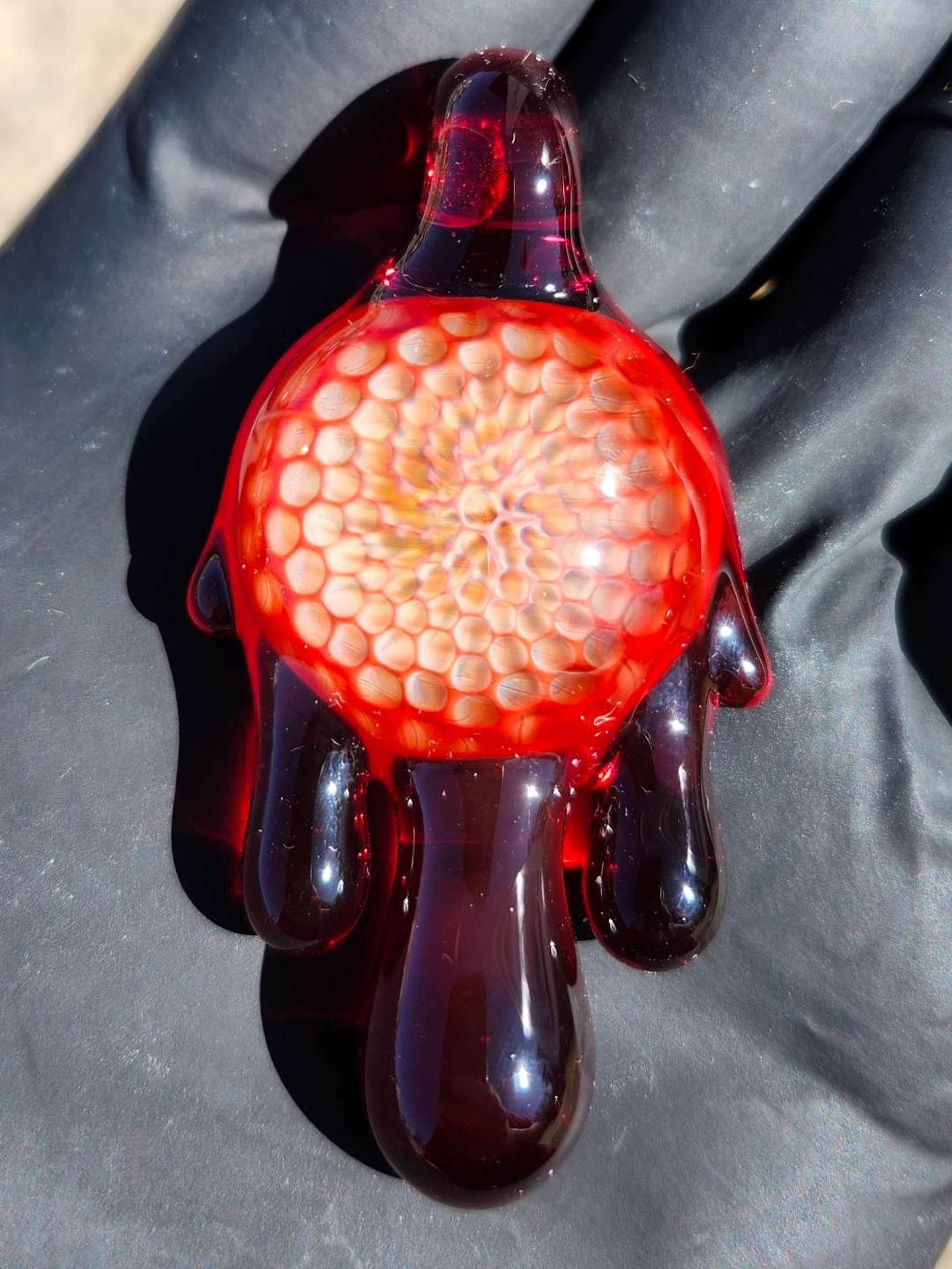 BEAK GLASS HONEYCOMB PENDANT image 0