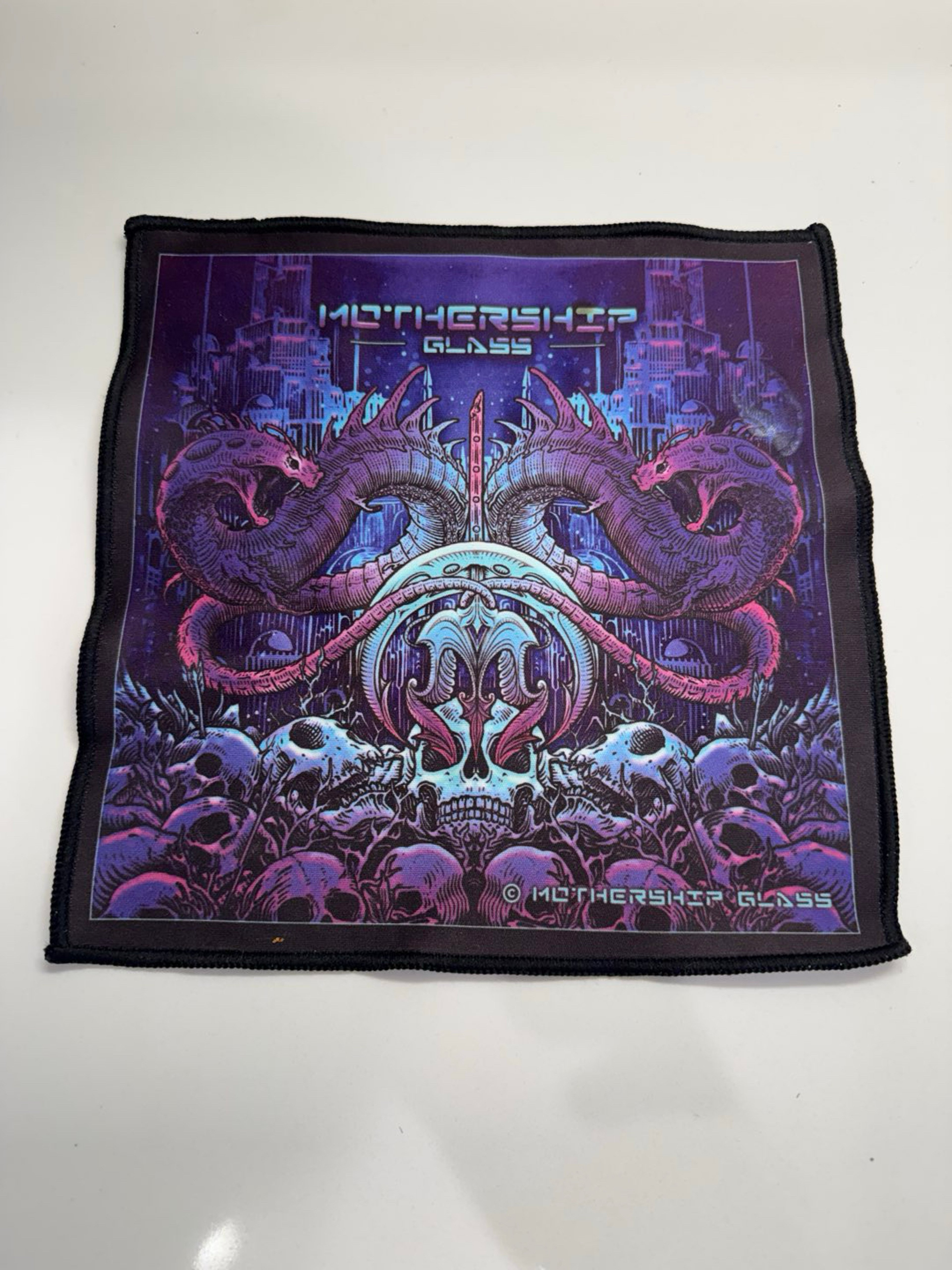 Preview pic of Mothership glass shiner polishing rag to shine the rig or glass or quartz