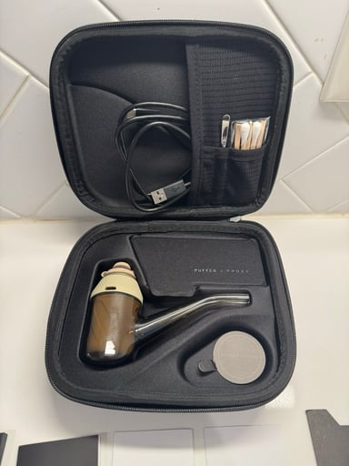 Preview pic of Desert storm Proxy, with Case, Charger, Dabber, Booklet