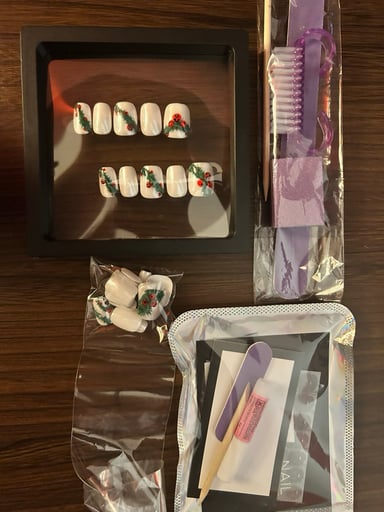 Preview pic of Artist painted nails