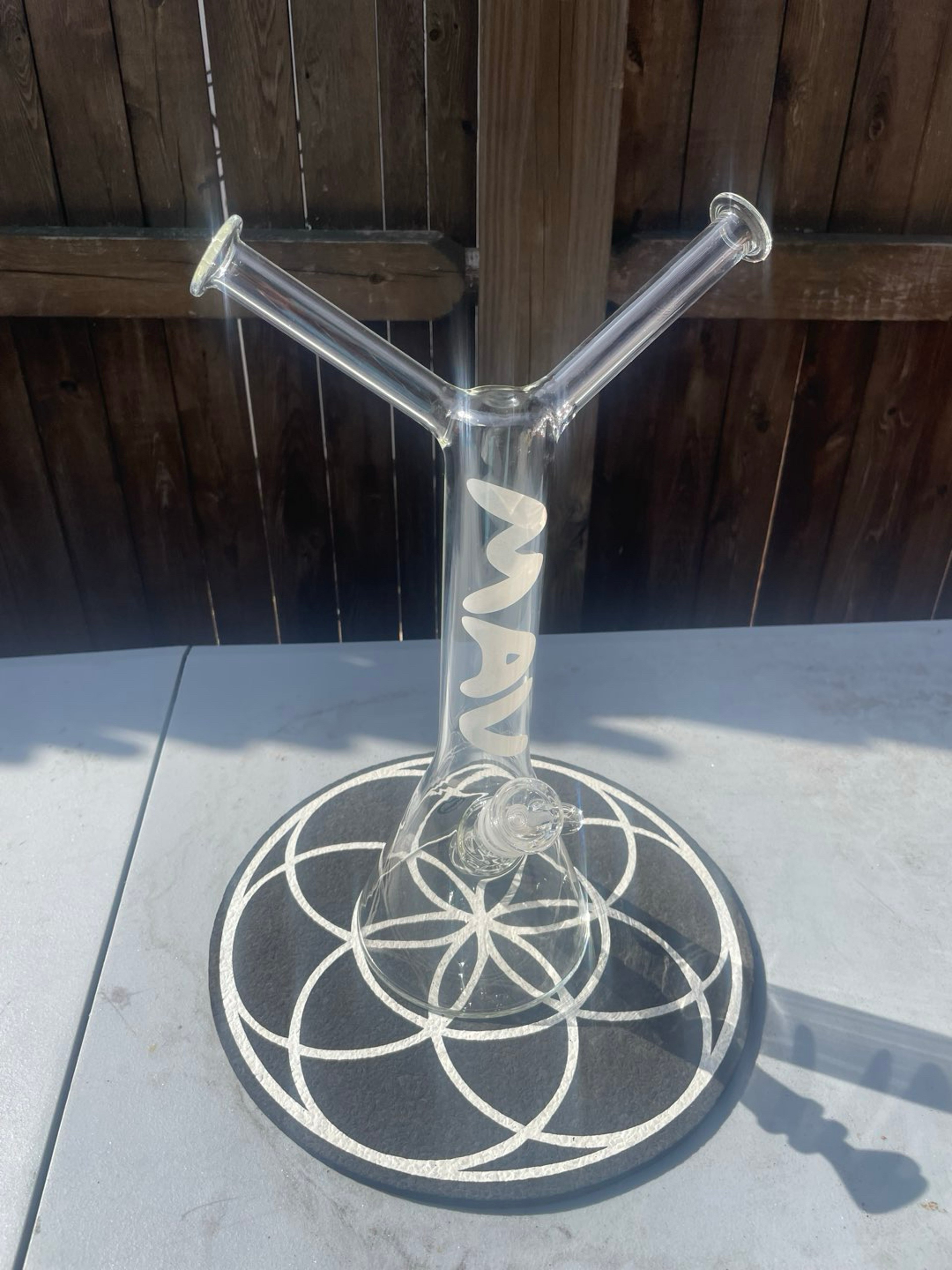 Mav Bestie Bong image 0