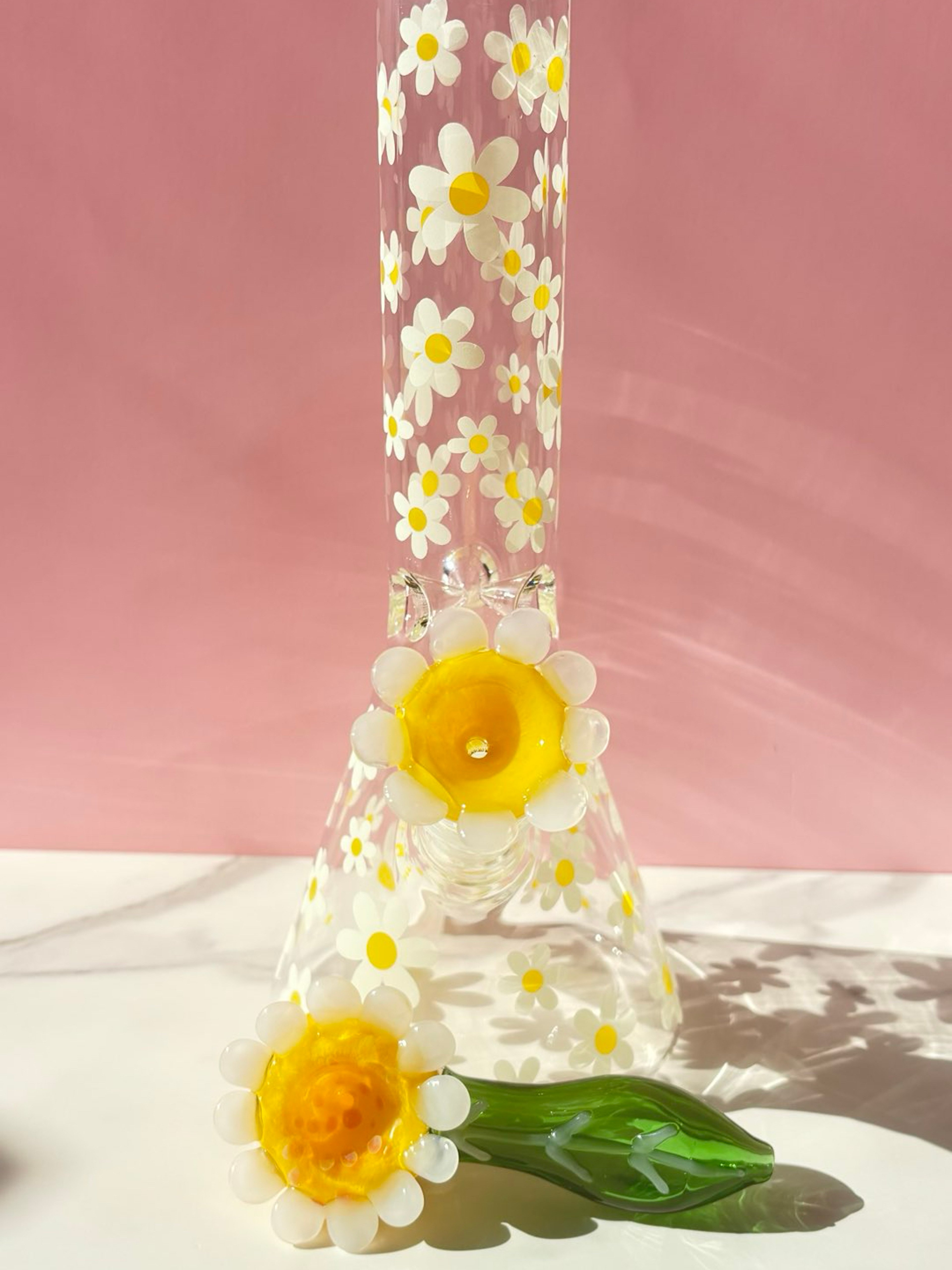 Clear daisy bong and pipe bundle image 0