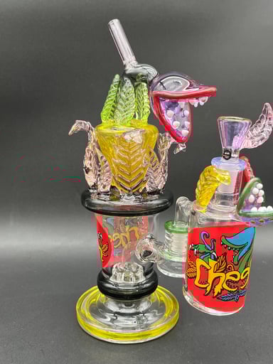 Preview pic of CHEECH GLASS - 10.5" VENUS FLY TRAP SET