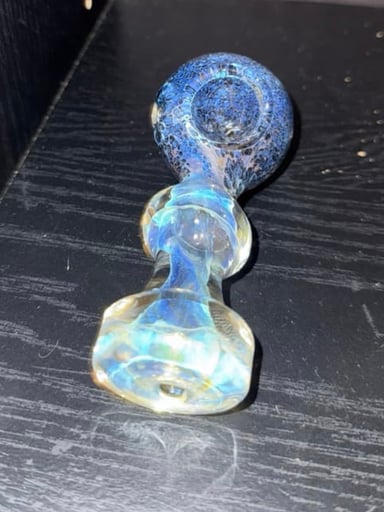 Preview pic of Blue and clear glass pipe