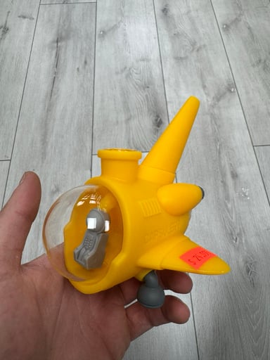 Preview pic of Airplane silicon bubbler yellow