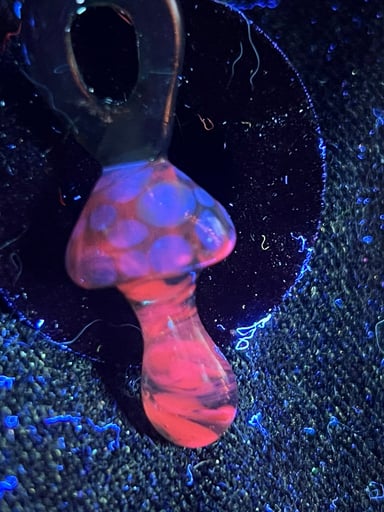 Preview pic of UV mushroom pendy