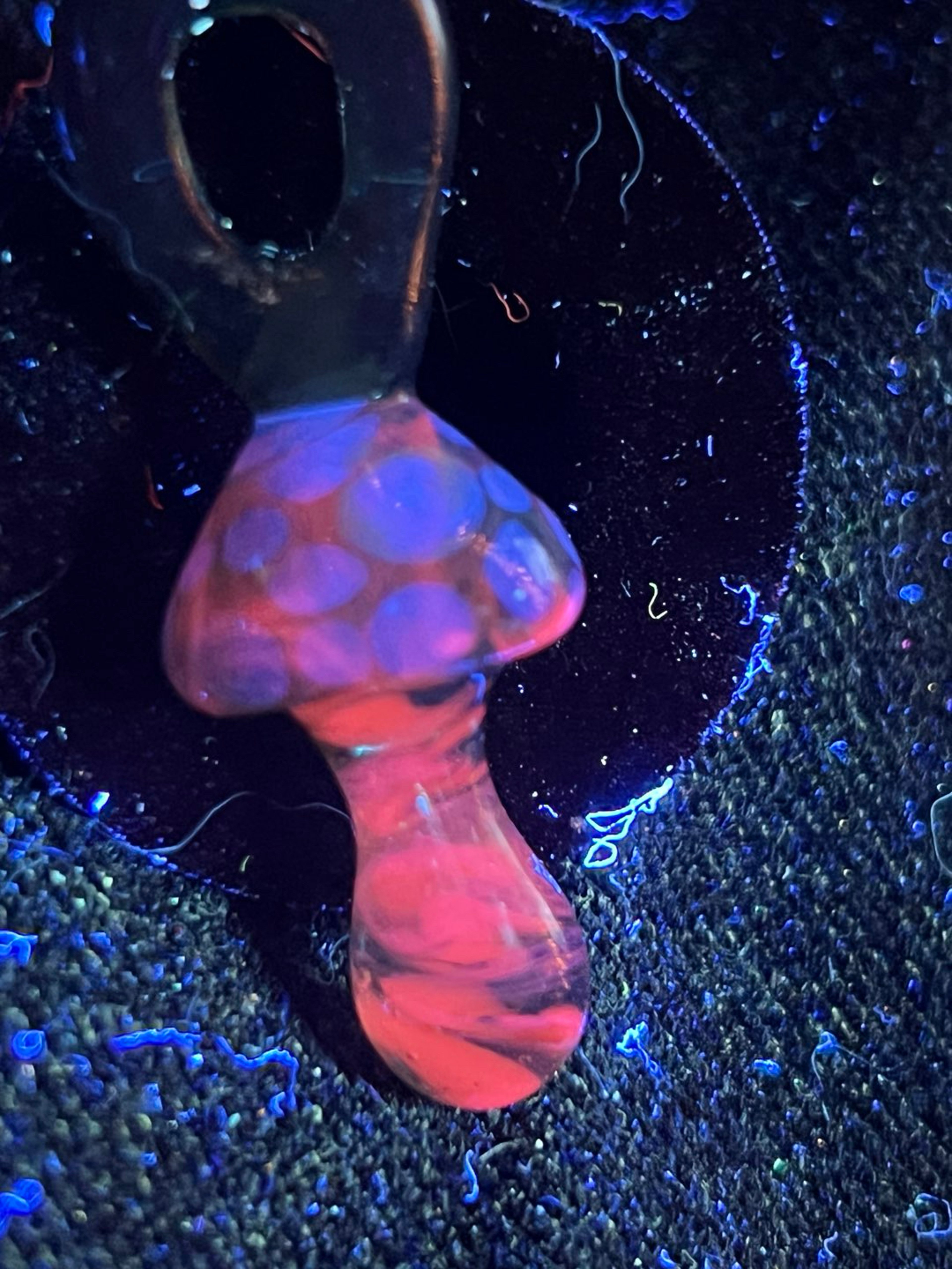 UV mushroom pendy image 0