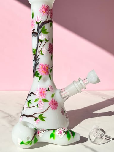 Preview pic of Cherry blossom bong and pipe bundle