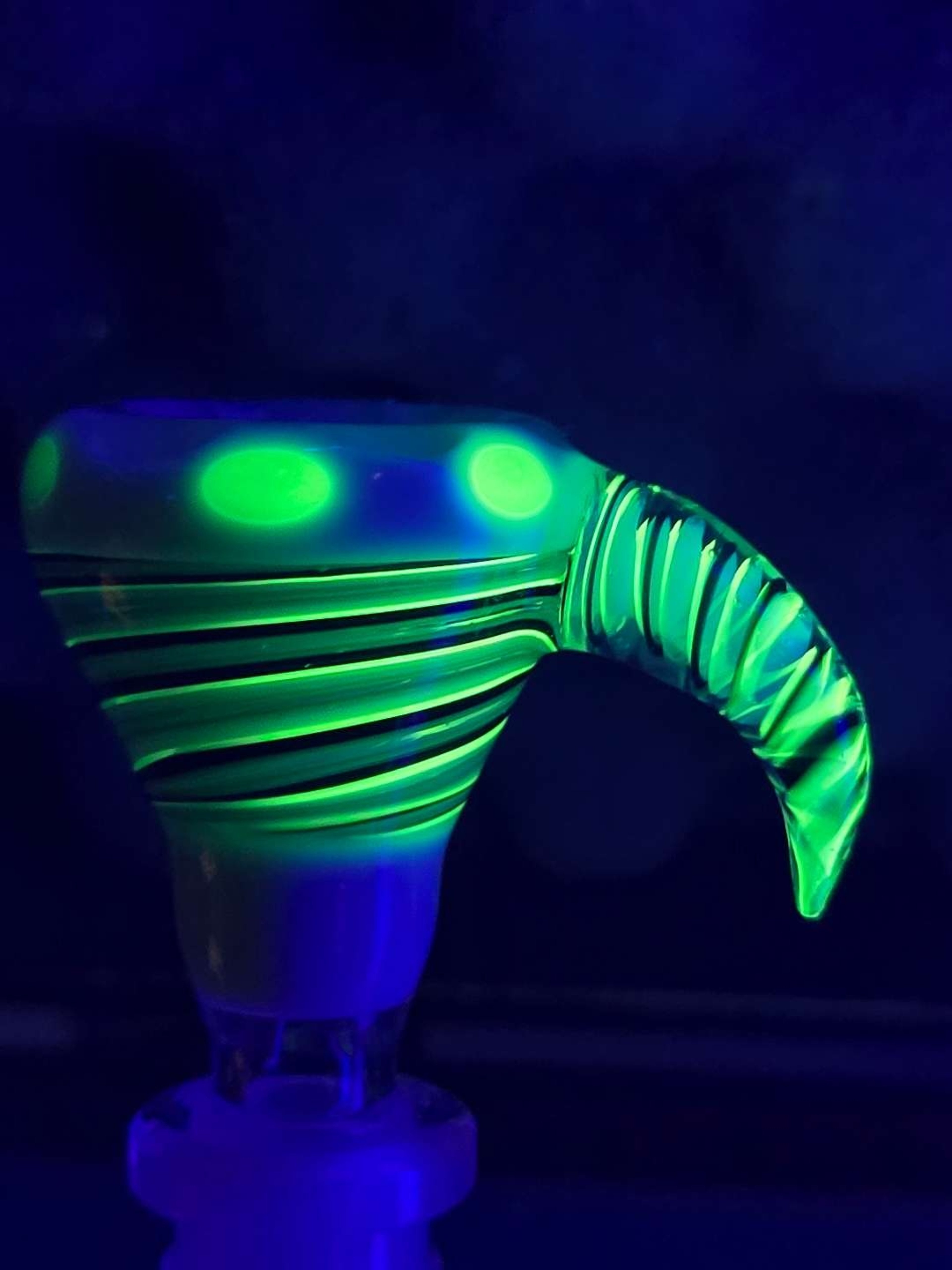 UV Reactive Wig Wag 14mm Slide image 0